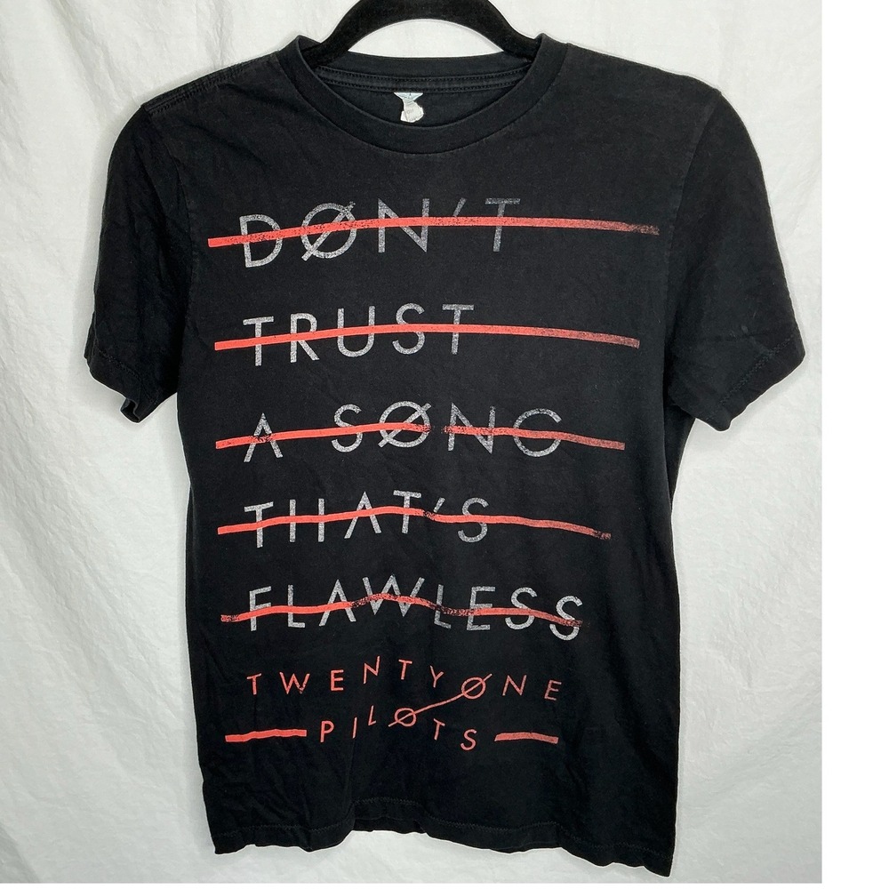 Twenty One Pilots Lyrics Rock Band T-Shirt Pacific Mens Small Don't Trust A Song